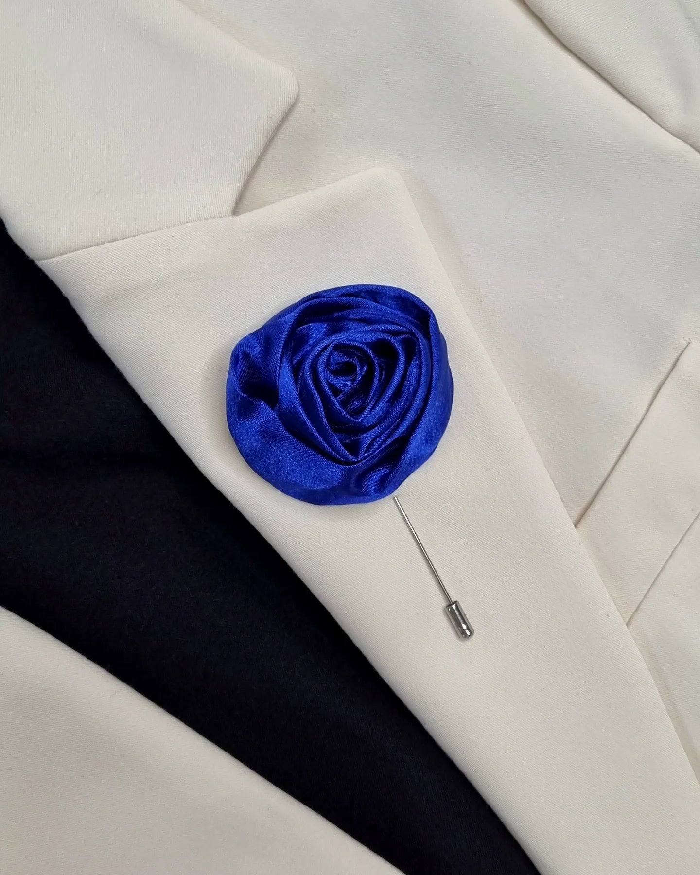 Brooch "Lil Rose" royal blue