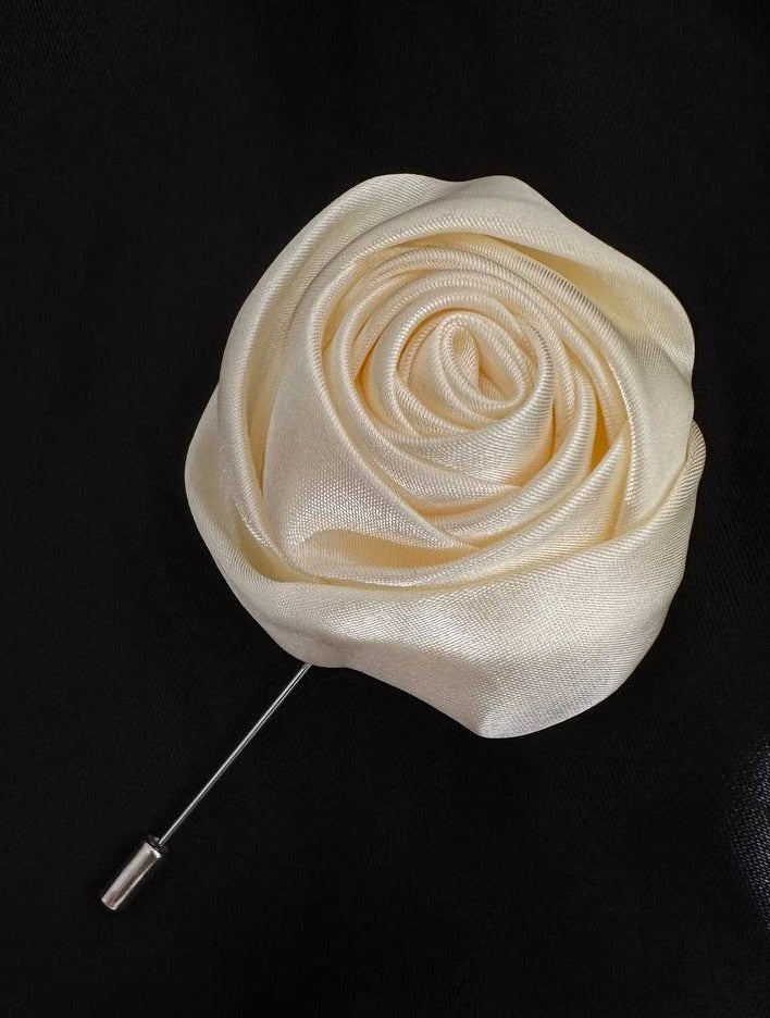 Brooch "Lil Rose" creamy