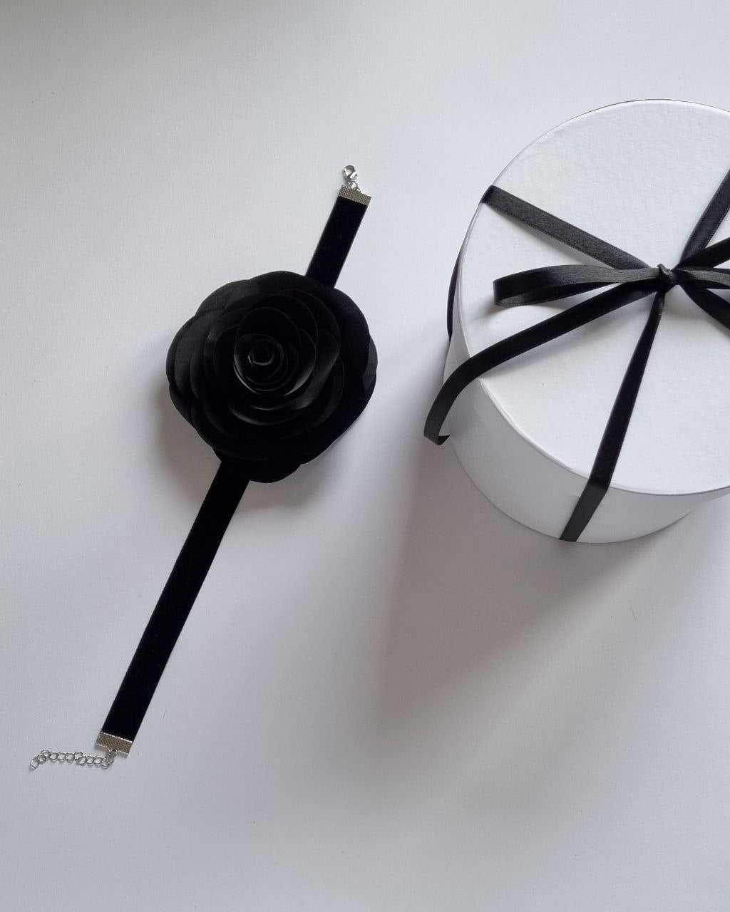 Choker "Little Camellia"