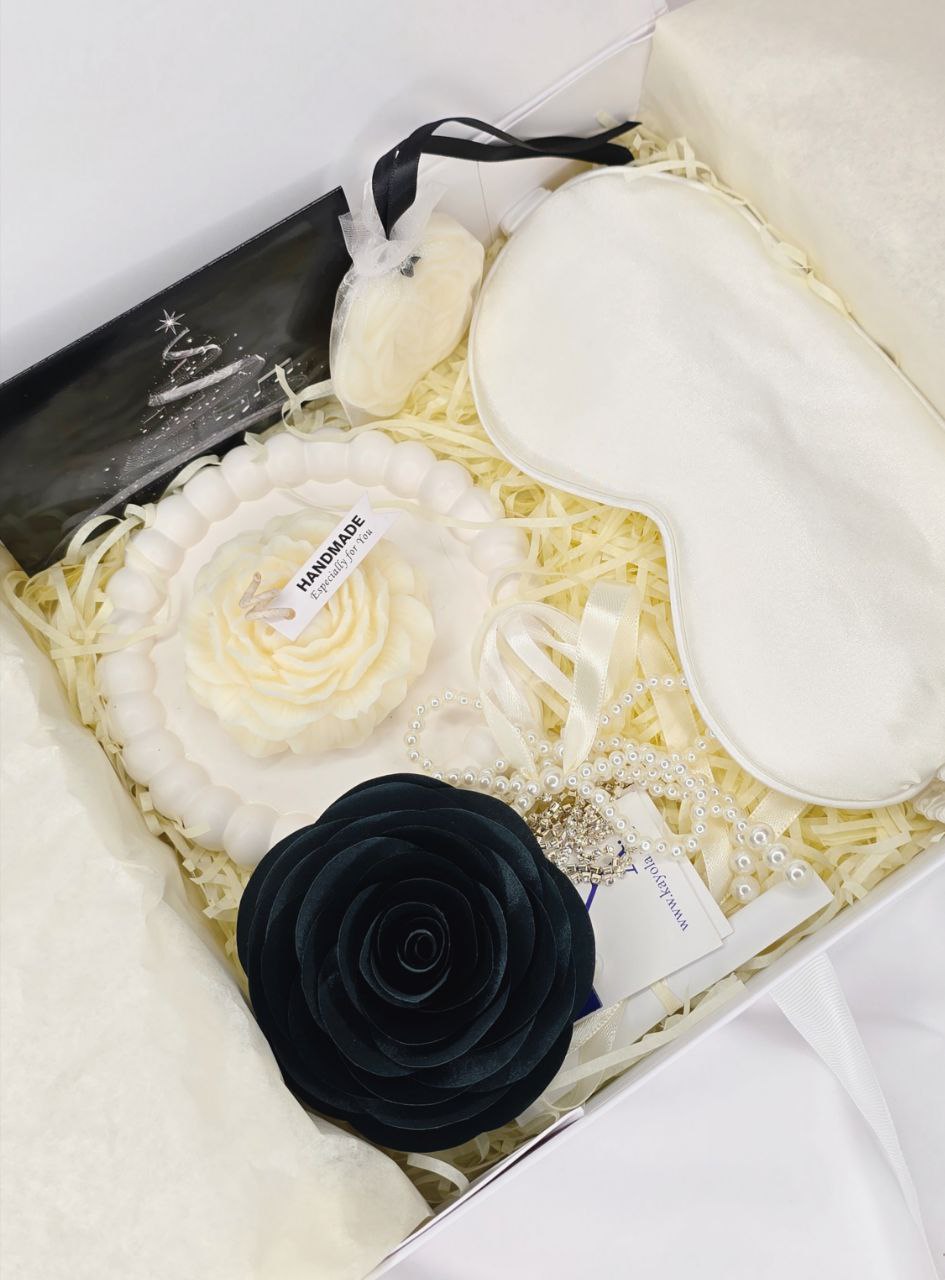 CHRISTMAS GIFT BOXES