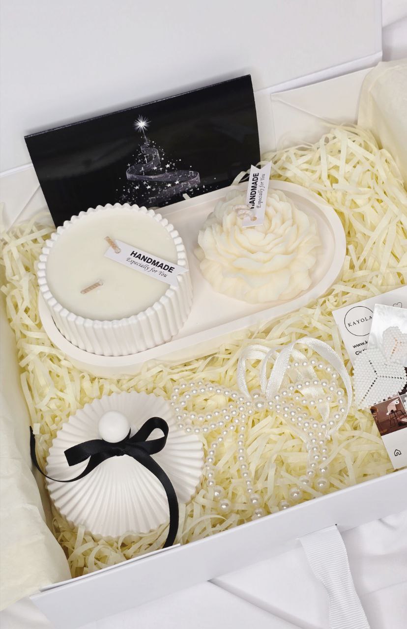 CHRISTMAS GIFT BOXES